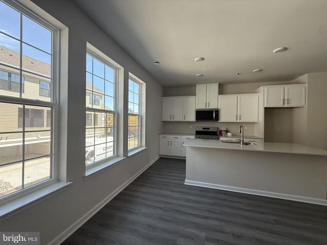 25 CLEMENTON RD E, Gibbsboro, NJ 08026