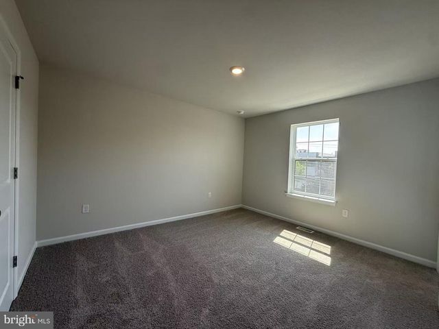 25 CLEMENTON RD E, Gibbsboro, NJ 08026