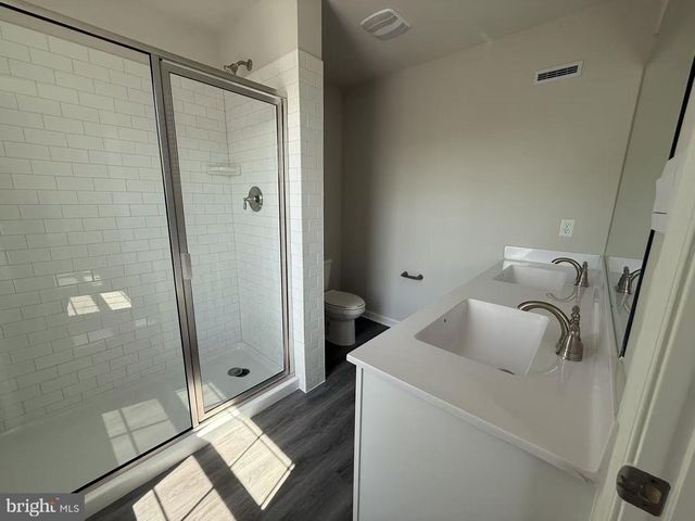 25 CLEMENTON RD E, Gibbsboro, NJ 08026
