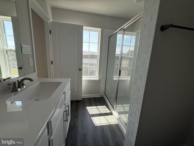 25 CLEMENTON RD E, Gibbsboro, NJ 08026