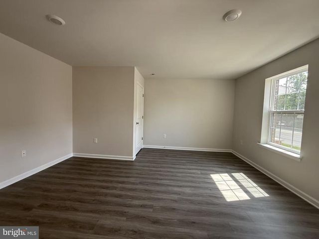 25 CLEMENTON RD E, Gibbsboro, NJ 08026