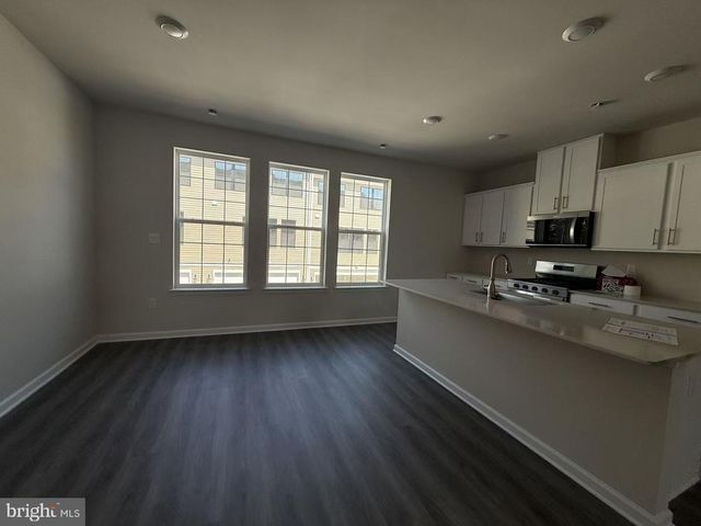 25 CLEMENTON RD E, Gibbsboro, NJ 08026