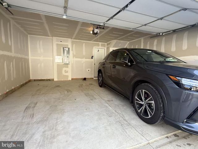 25 CLEMENTON RD E, Gibbsboro, NJ 08026