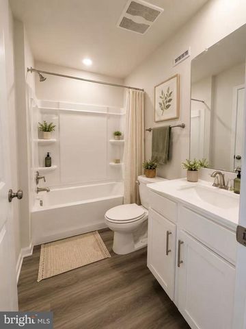 25 CLEMENTON RD E, Gibbsboro, NJ 08026