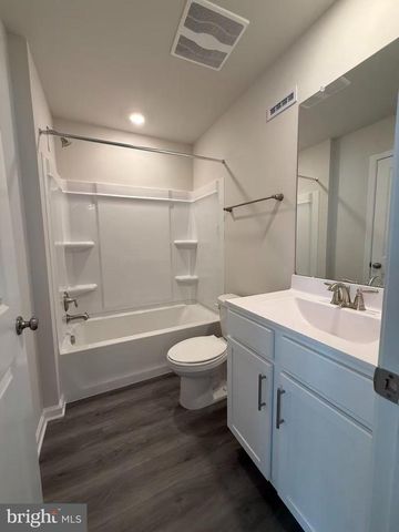 25 CLEMENTON RD E, Gibbsboro, NJ 08026