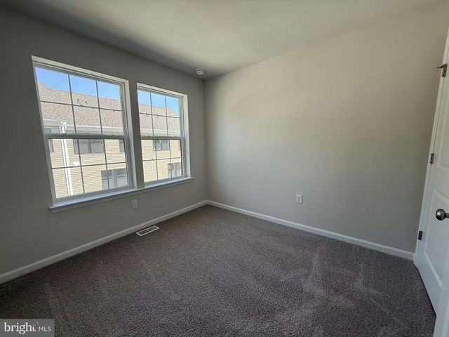 25 CLEMENTON RD E, Gibbsboro, NJ 08026