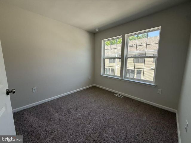 25 CLEMENTON RD E, Gibbsboro, NJ 08026