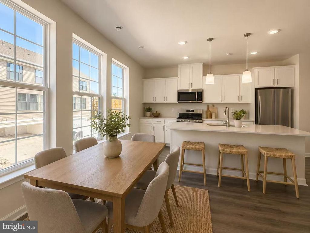 25 CLEMENTON RD E, Gibbsboro, NJ 08026