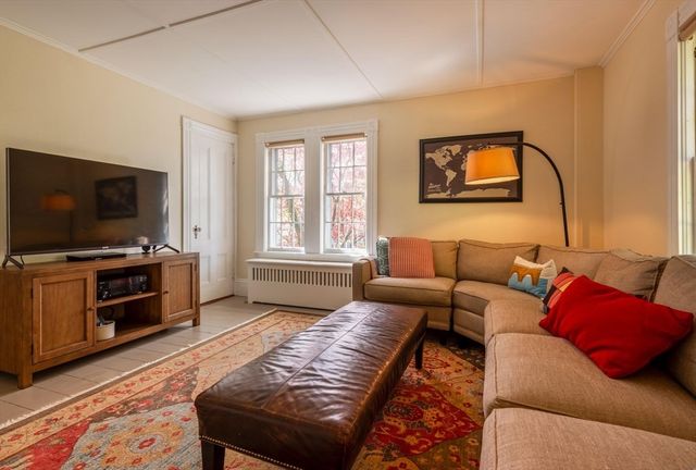 31 High St, Ipswich, MA 01938