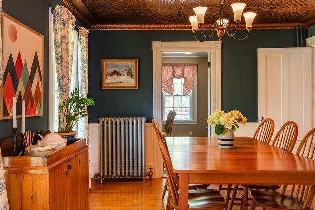 31 High St, Ipswich, MA 01938