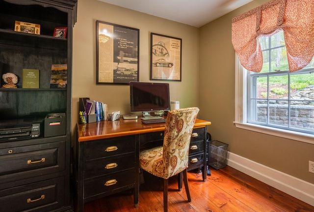 31 High St, Ipswich, MA 01938