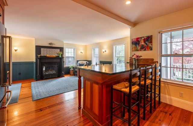 31 High St, Ipswich, MA 01938