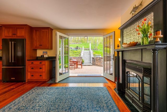 31 High St, Ipswich, MA 01938