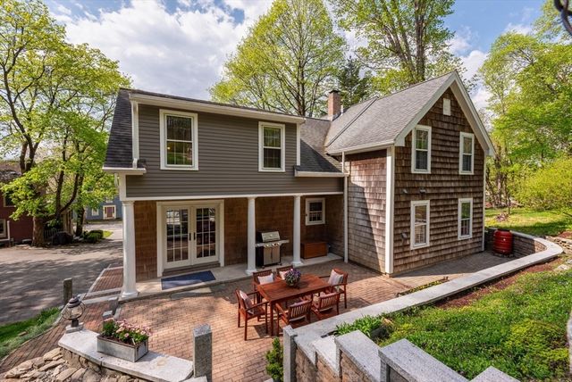 31 High St, Ipswich, MA 01938