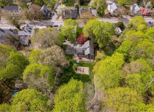 31 High St, Ipswich, MA 01938