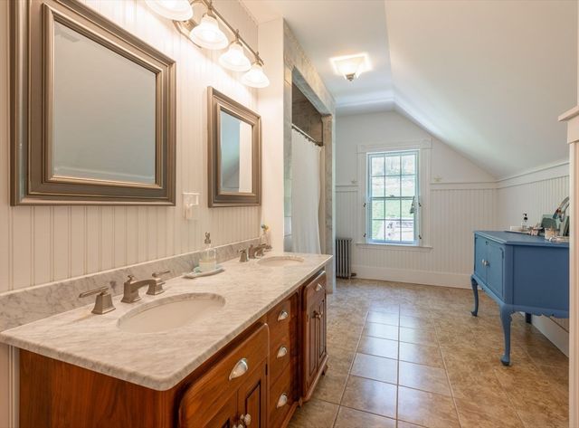 31 High St, Ipswich, MA 01938