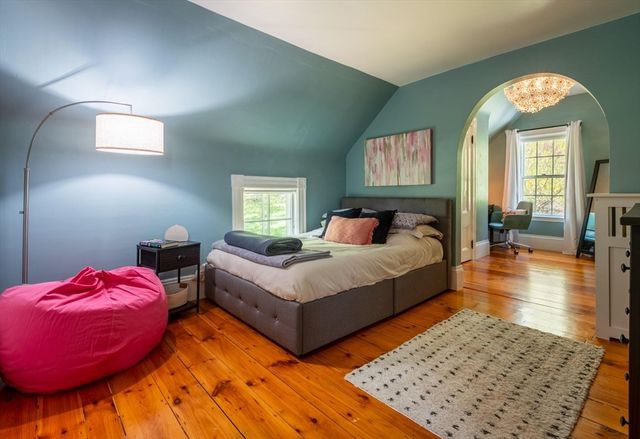 31 High St, Ipswich, MA 01938