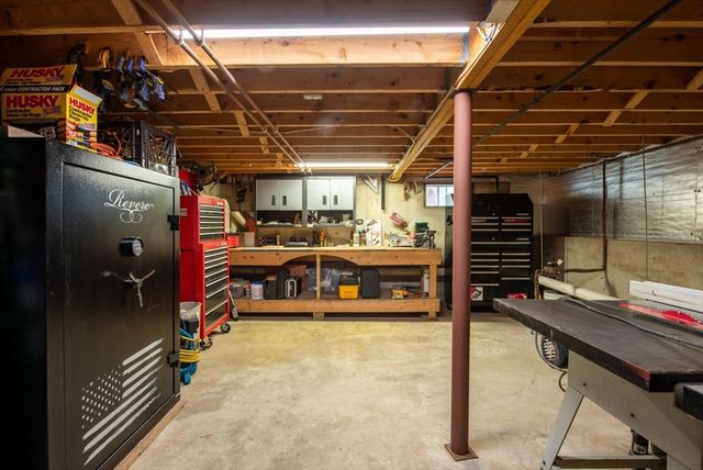 31 High St, Ipswich, MA 01938