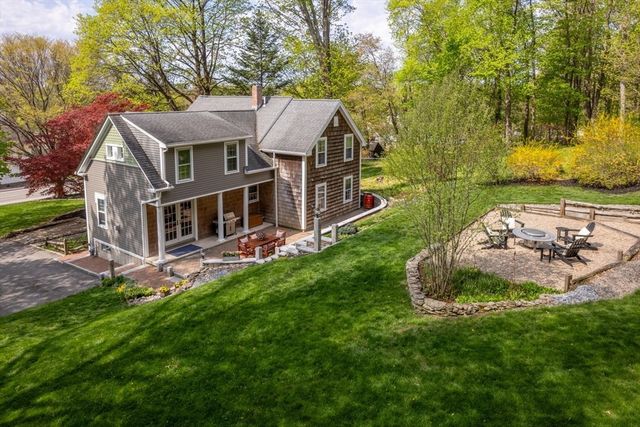 31 High St, Ipswich, MA 01938