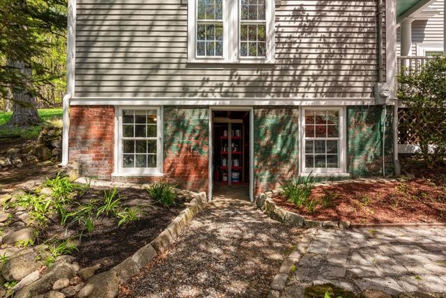 31 High St, Ipswich, MA 01938