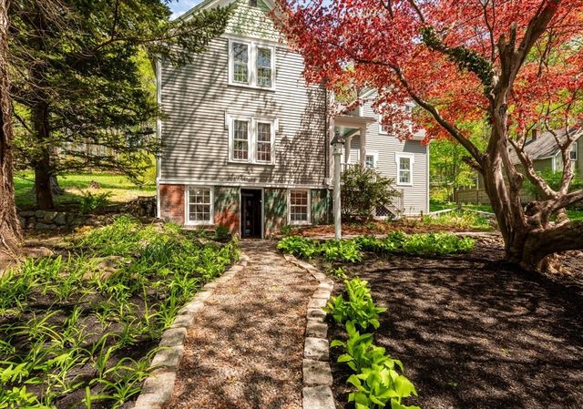 31 High St, Ipswich, MA 01938