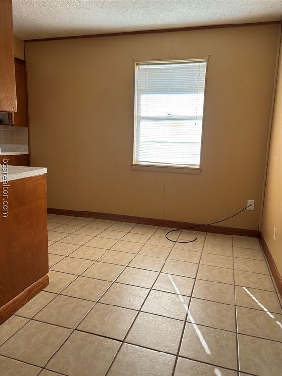 411 Hickory Street, Calvert, TX 77837 — photo 4