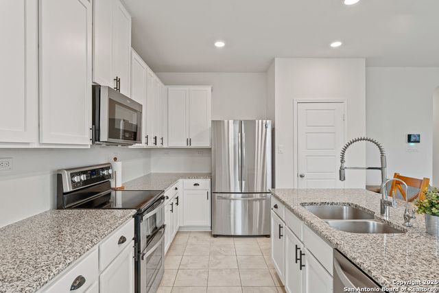 3404 Taurus Sky, Converse, TX 78109