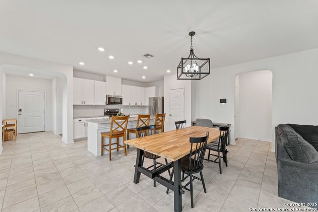 3404 Taurus Sky, Converse, TX 78109