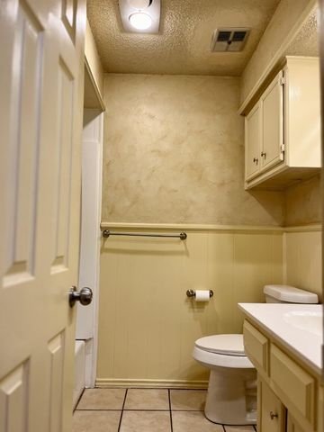 2308 74th Street, B3, Lubbock, TX 79423