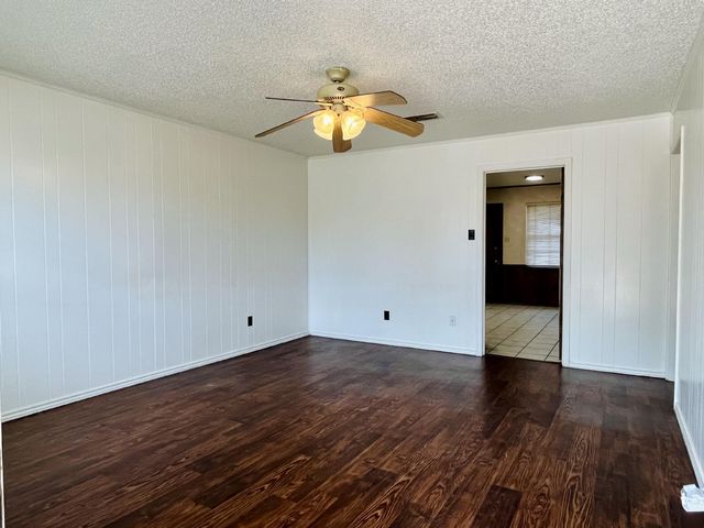 2308 74th Street, B3, Lubbock, TX 79423