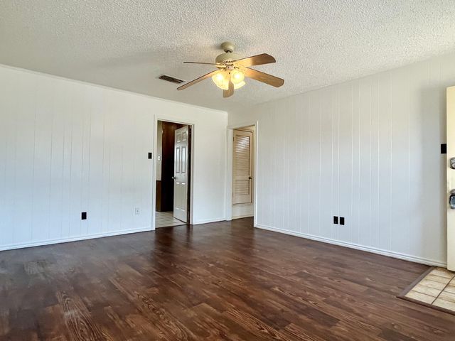 2308 74th Street, B3, Lubbock, TX 79423