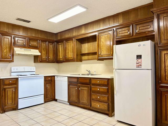2308 74th Street, B3, Lubbock, TX 79423