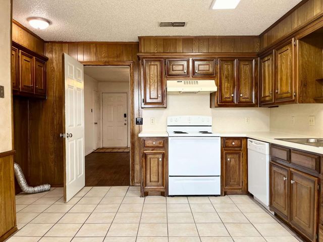 2308 74th Street, B3, Lubbock, TX 79423