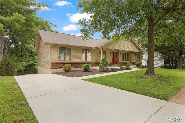 546 McBride Pointe Drive, Wildwood, MO 63011