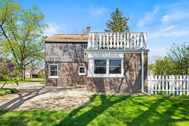 7438 Seneca ROAD, Fox Point, WI 53217