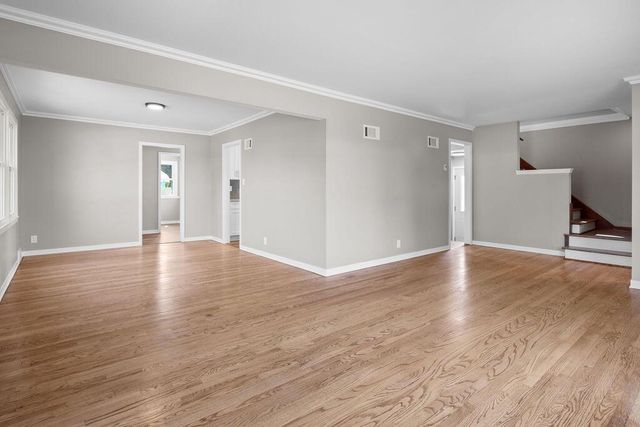 7438 Seneca ROAD, Fox Point, WI 53217