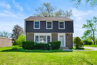 7438 Seneca ROAD, Fox Point, WI 53217