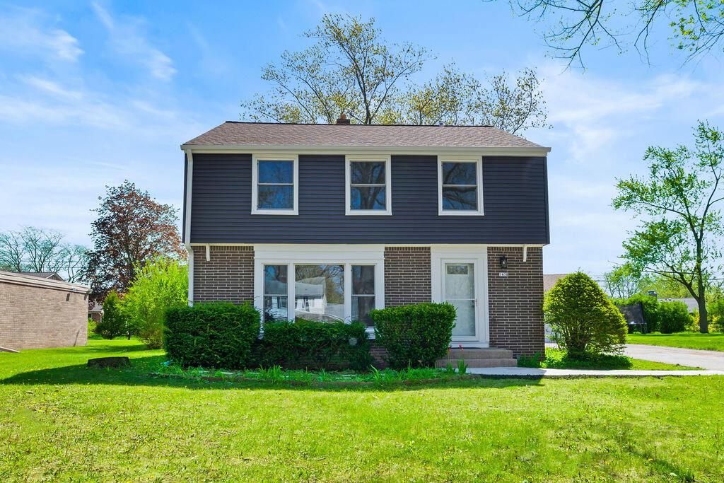 7438 Seneca ROAD, Fox Point, WI 53217