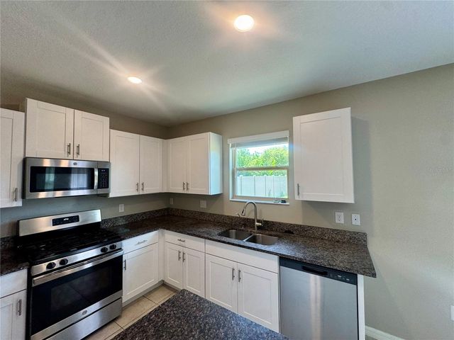 5415 AMARYLLIS GARDEN STREET, Apollo Beach, FL 33572