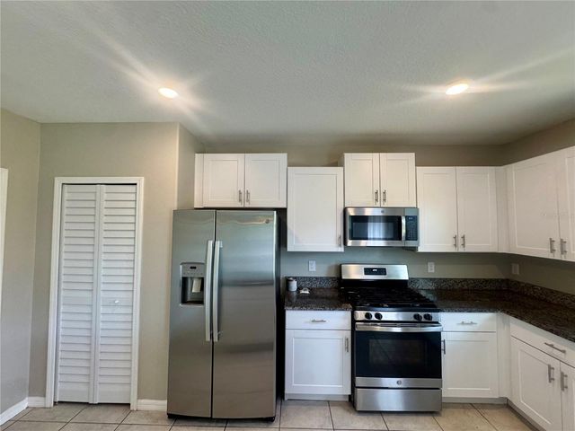 5415 AMARYLLIS GARDEN STREET, Apollo Beach, FL 33572