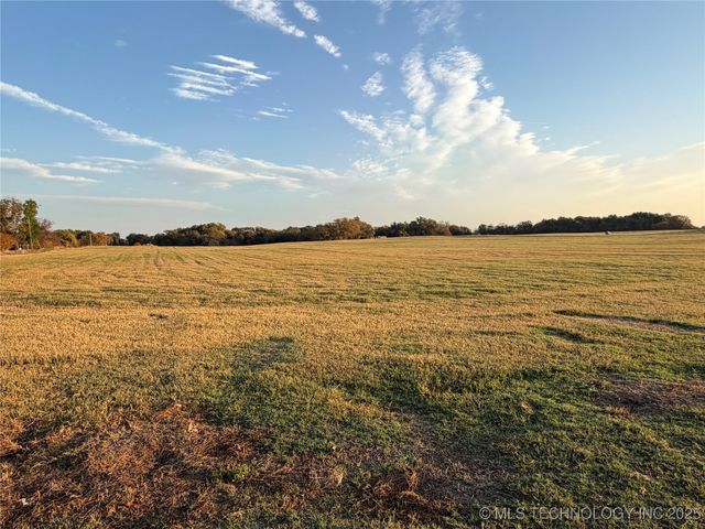 410053 E County Rd 1240, Eufaula, OK 74432