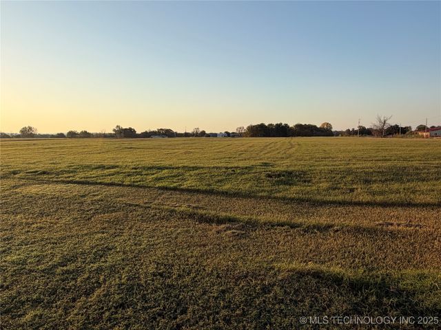 410053 E County Rd 1240, Eufaula, OK 74432