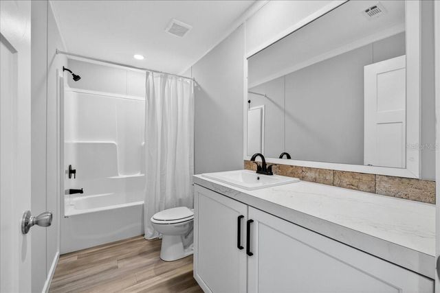 4607 OAK STREET, Fruitland Park, FL 34731