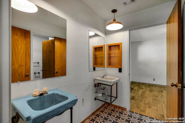 9616 Azalea Cir, San Antonio, TX 78266