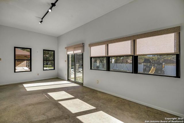 9616 Azalea Cir, San Antonio, TX 78266