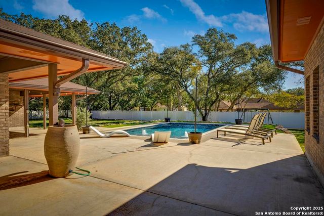 9616 Azalea Cir, San Antonio, TX 78266