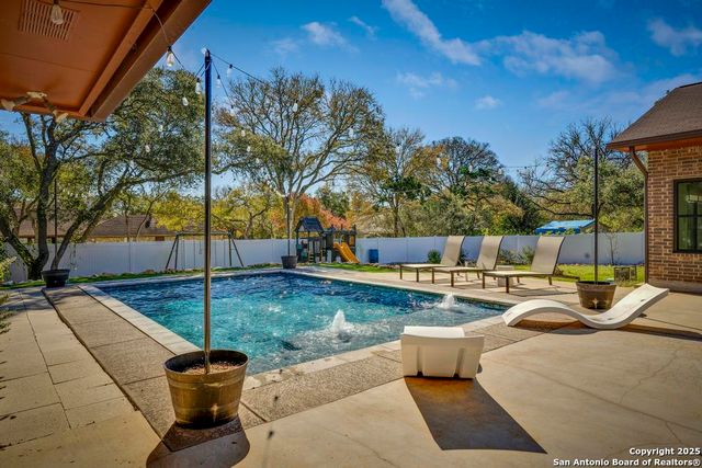 9616 Azalea Cir, San Antonio, TX 78266