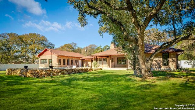 9616 Azalea Cir, San Antonio, TX 78266