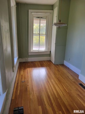 1018 8TH Avenue, Fulton, IL 61252