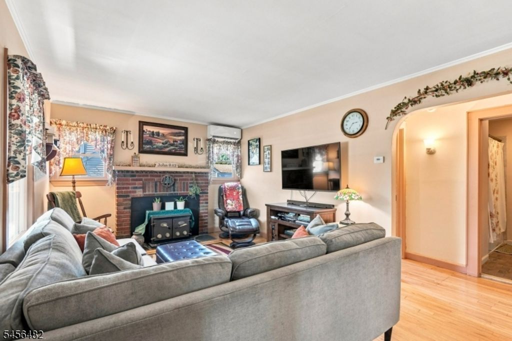 71 Schuyler Ave, Pompton Lakes Boro, NJ 07442 — photo 4